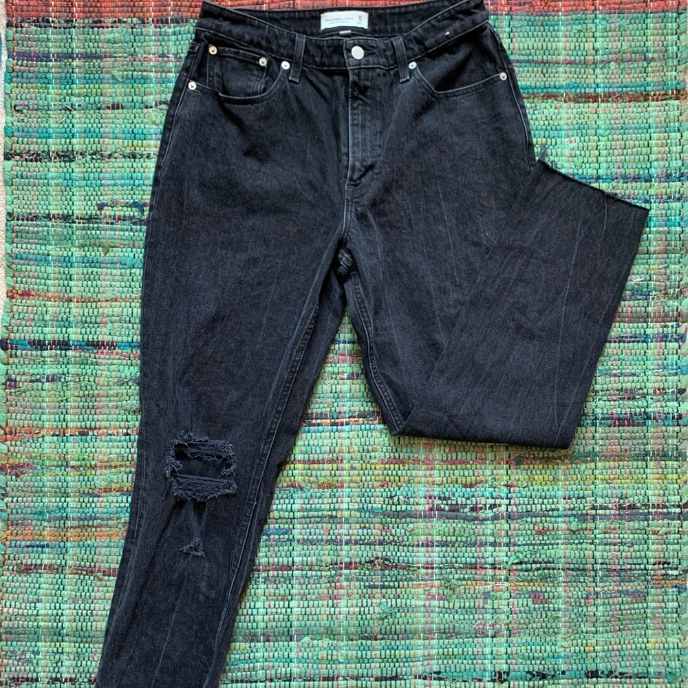 NWT Abercrombie & Fitch Curve High Rise Mom Jeans